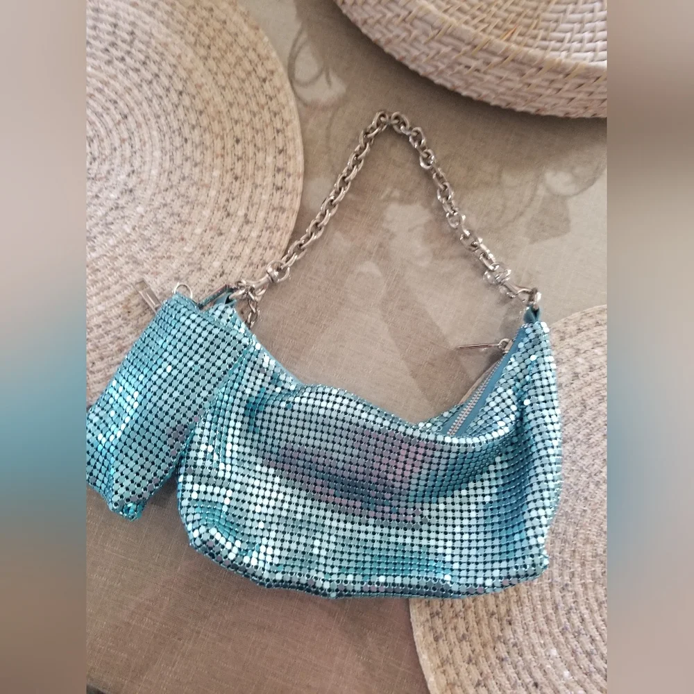 Urban Outfitters New Freya Blue Chainmail Shoulder bag w/Key pouch NEW - Picture 2 of 5